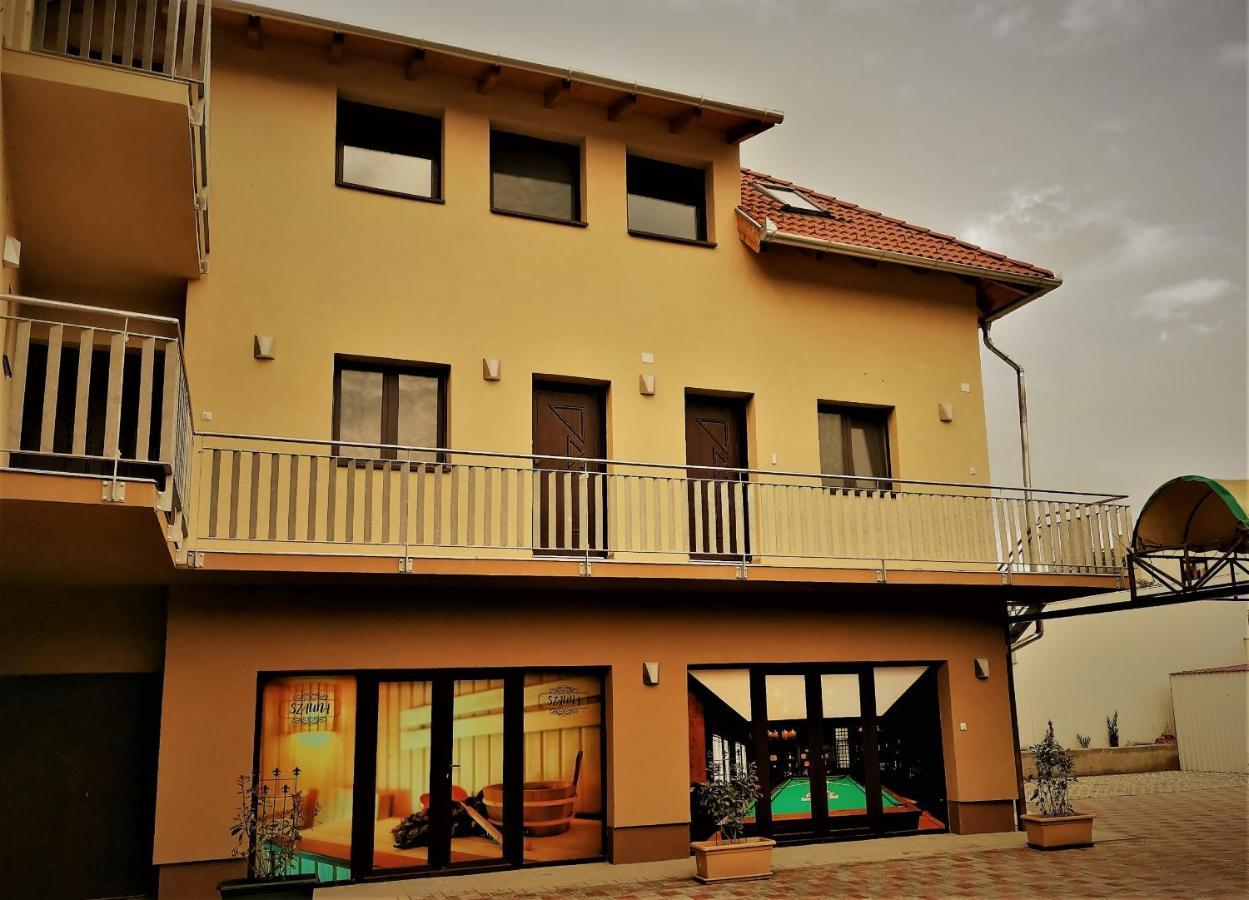 Termal Apartmanhaz Veresegyhaz Bagian luar foto